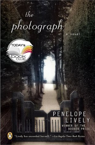 Penelope Lively/The Photograph