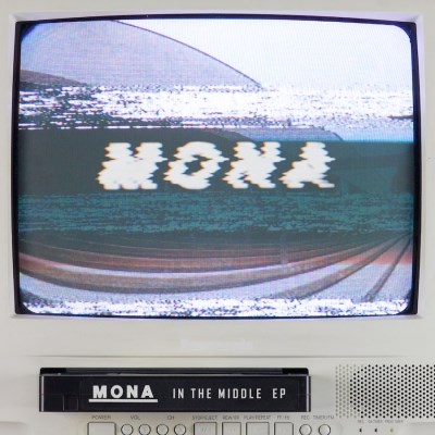 Mona In The Middle (ep) 