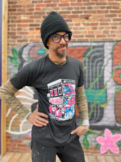 Baltimore Record Shop T-Shirt/Blue/Pink/White@Medium
