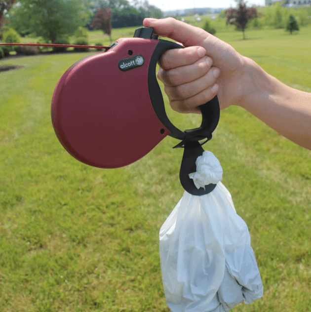 Demonstration of waste bag carrier